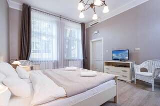 Апарт-отели Elegant Apartments Краков Апартаменты Делюкс с балконом (для 6 взрослых)-1